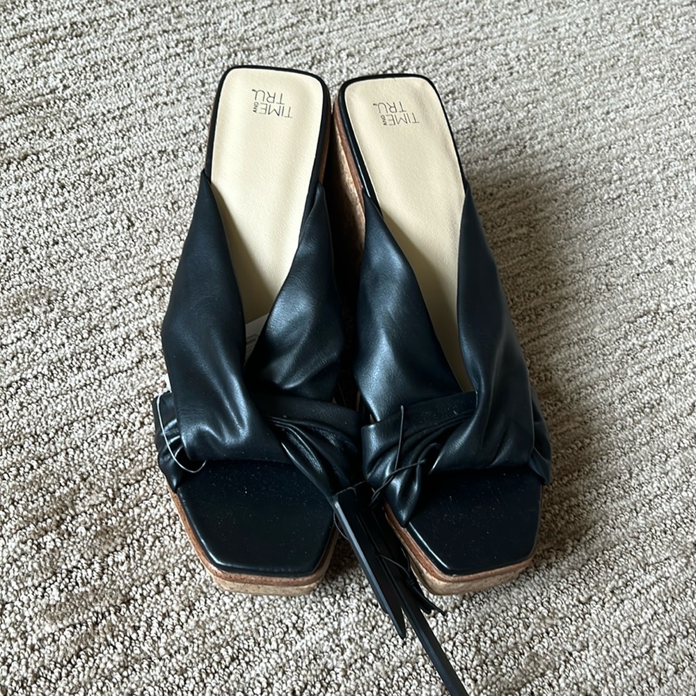 Time and tru wedges size 10